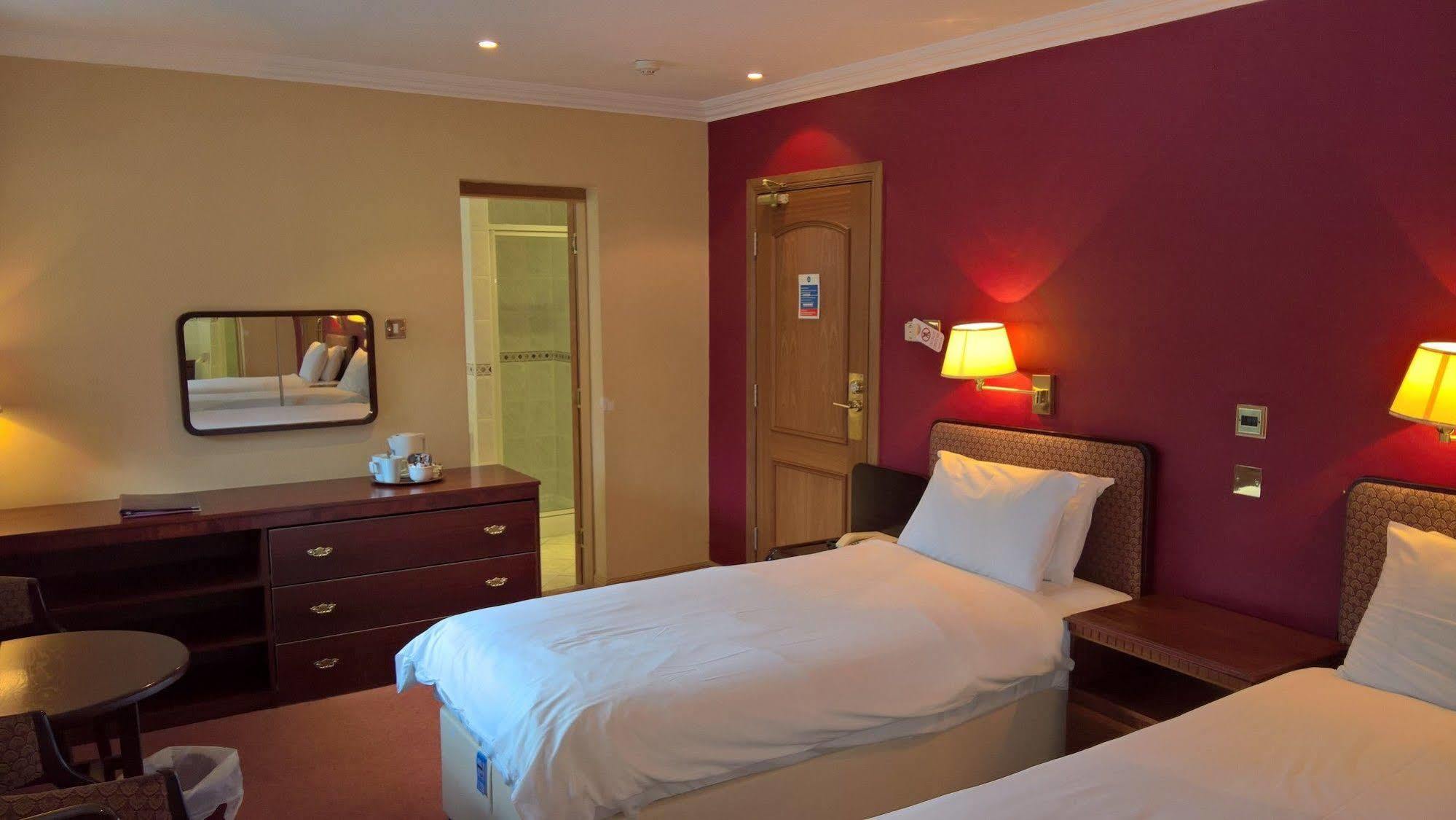 Dean Park Hotel كيركالدي المظهر الخارجي الصورة